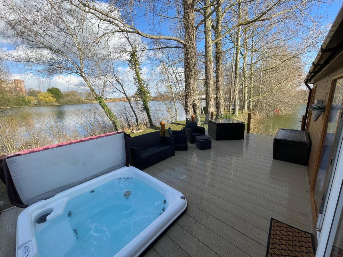 Rudd Lake Luxury Lakeside Lodge With Fishing & Hot Tub@Tattershall Exterior foto